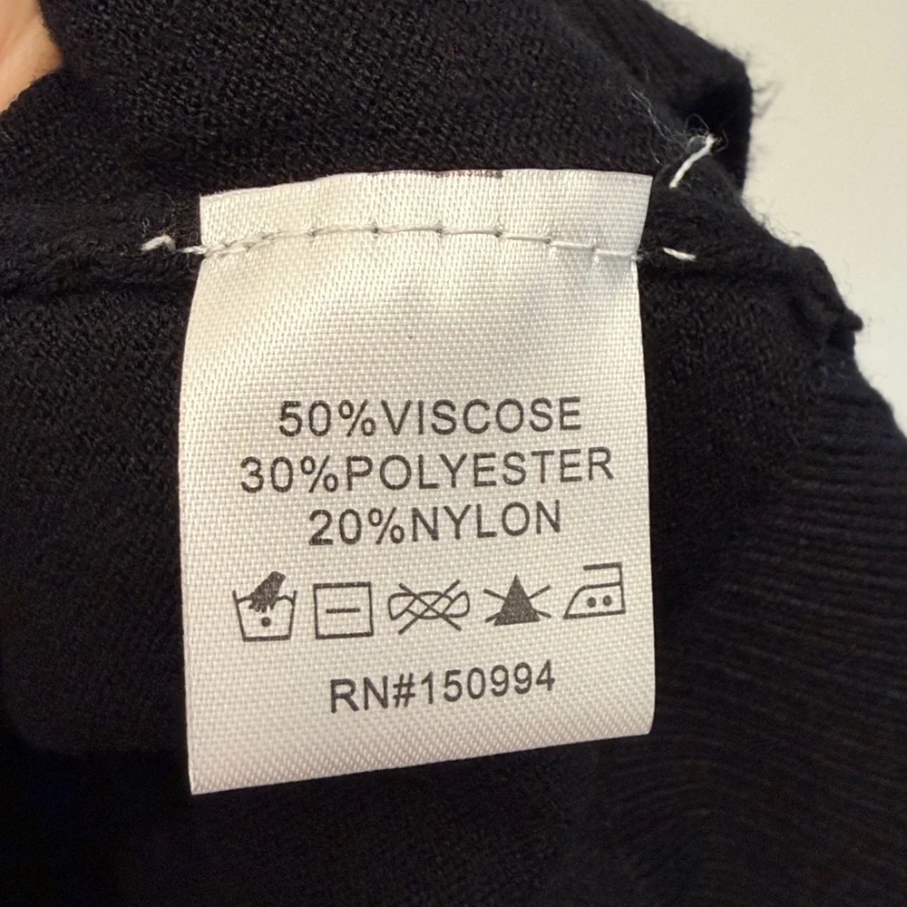 Black Sweater with Pink Bow Cat Design!